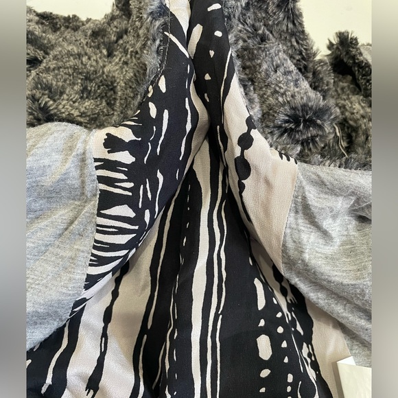 Burning Torch faux fur open front sleeveless jacket vest large - Picture 8 of 10